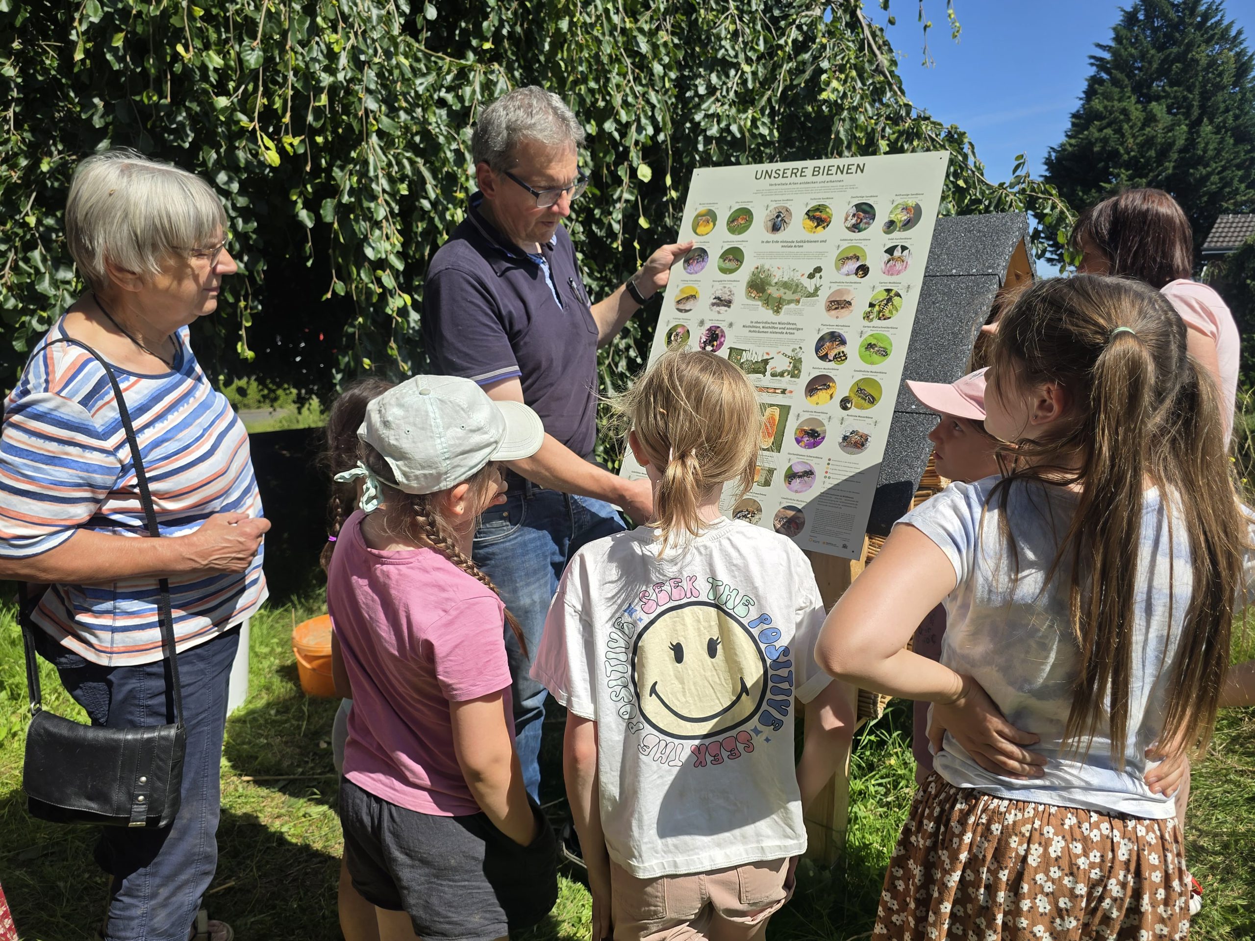 Bienen im Urlaub – ein Bienenhotel für den Schulgarten Teil 2